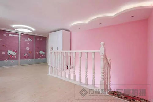 HelloKitty}Lb b